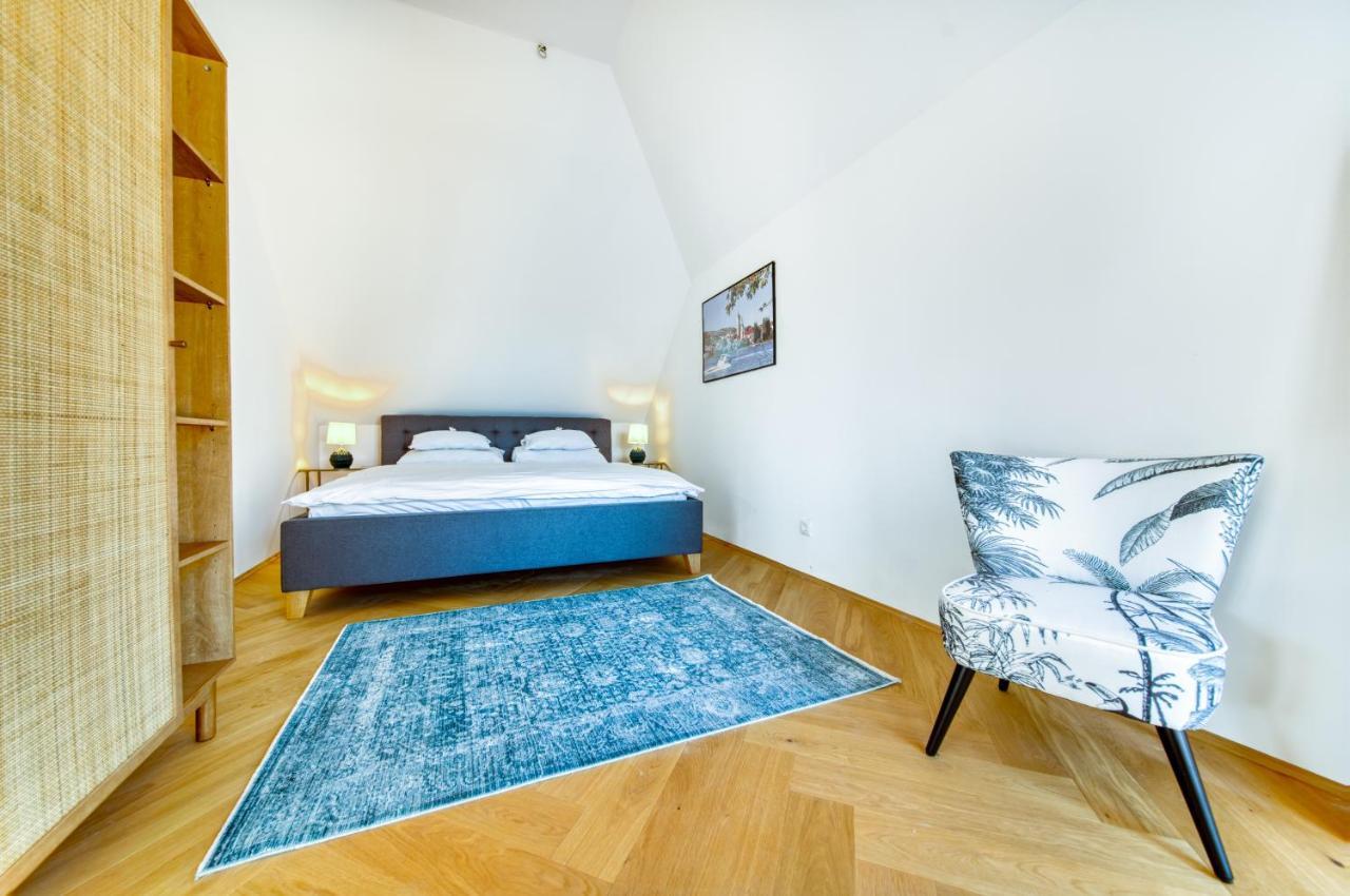 Smile Apartments Burggasse เครมส์ อัน แดร์โดเนา ภายนอก รูปภาพ